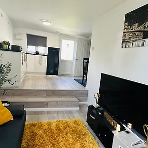 Cosy And Comfy , London United Kingdom